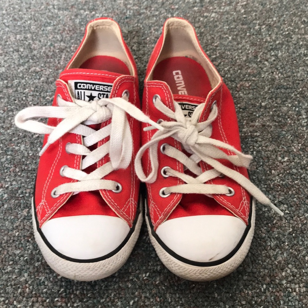 Red thin tread converse